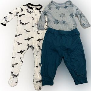 Kyte Baby Bundle- 3 pcs- footed zip PJs, pants, & onesie 0-3M